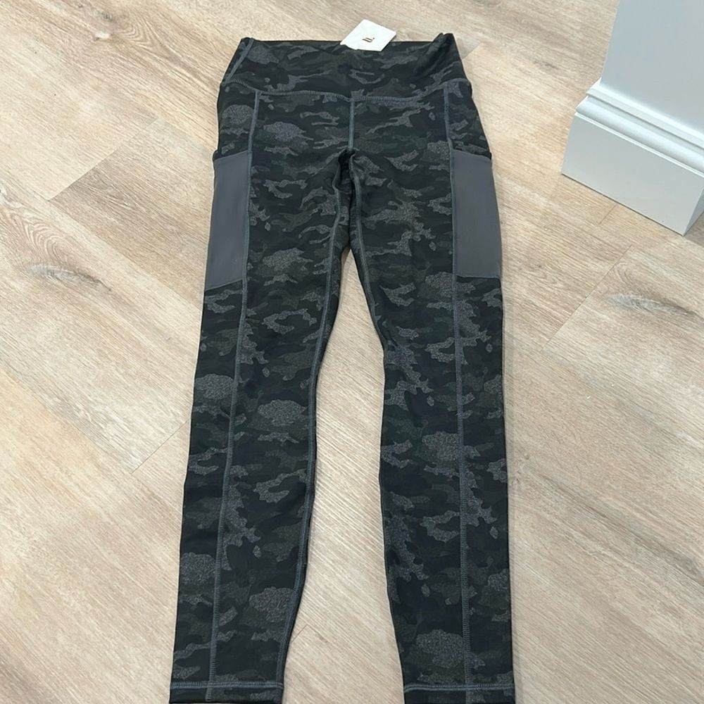 Fabletics On The Go Power Hold High Waisted Leggings Size S Charcoal Camo Green​